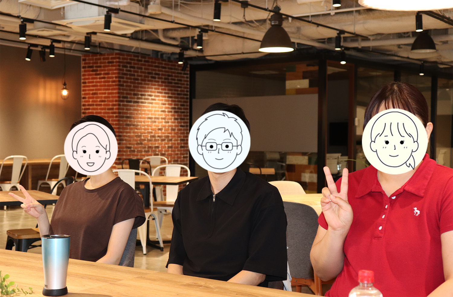 新入社員インタビュー終了後の写真